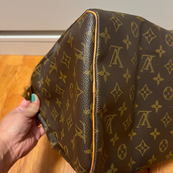 Authentic Louis Vuitton Speedy 30 - Picture 13 of 14